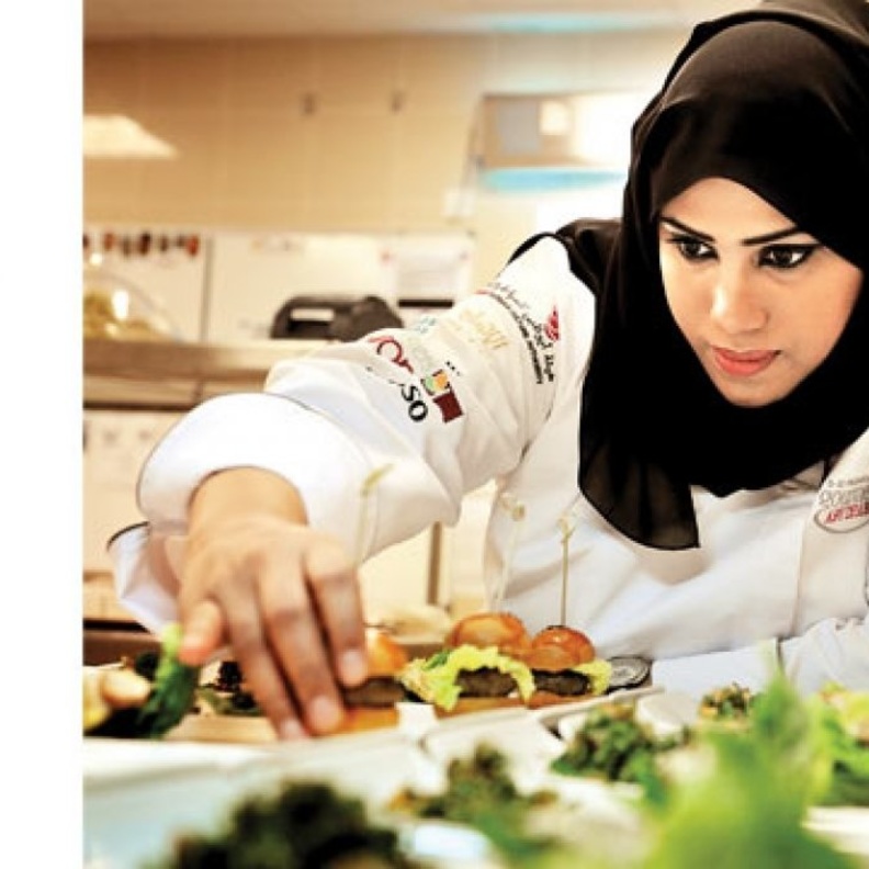 خلود عتيق اول شيف اماراتية