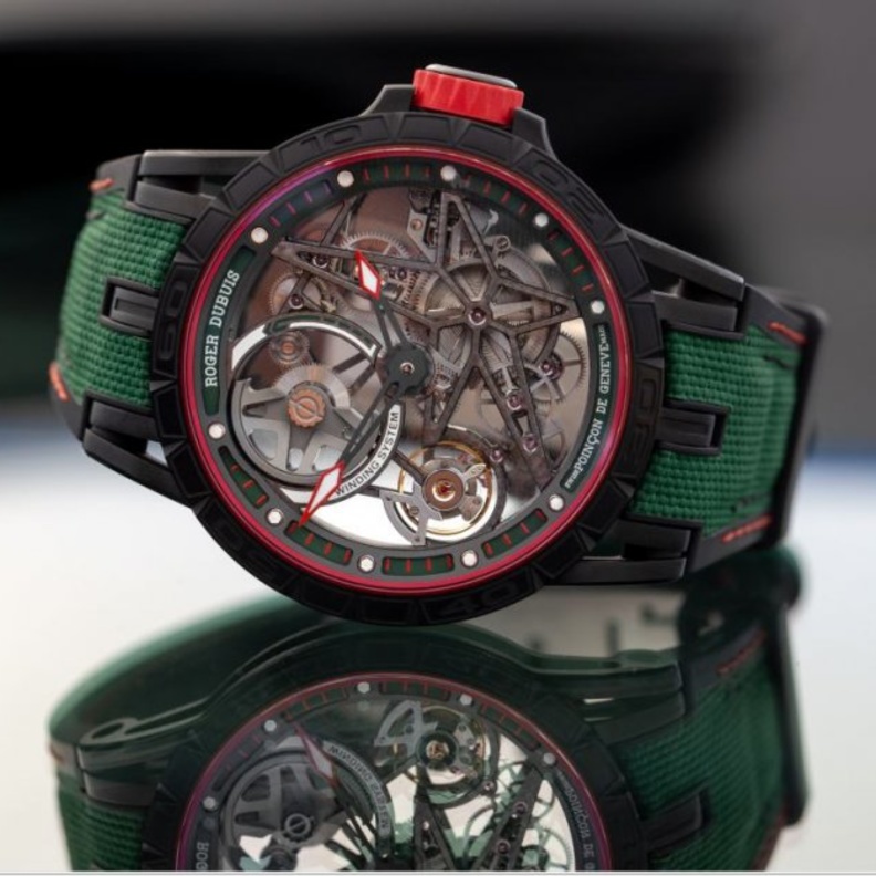 Roger Dubuis تحتفل باليوم الوطني الاماراتي مع إصدار محدود من ساعة اكسكاليبور