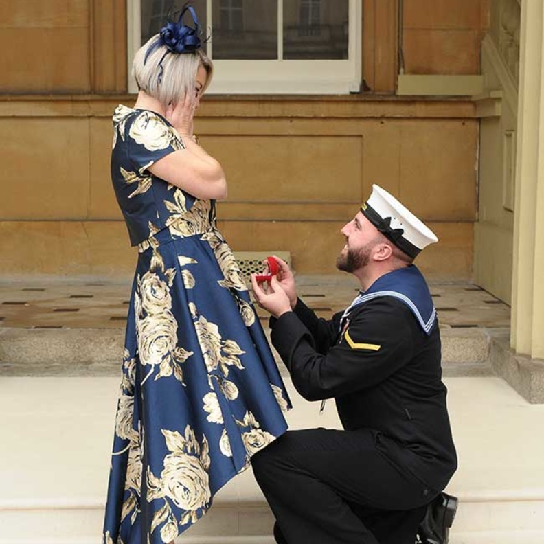 ماثيو جاليمور وخطيبته