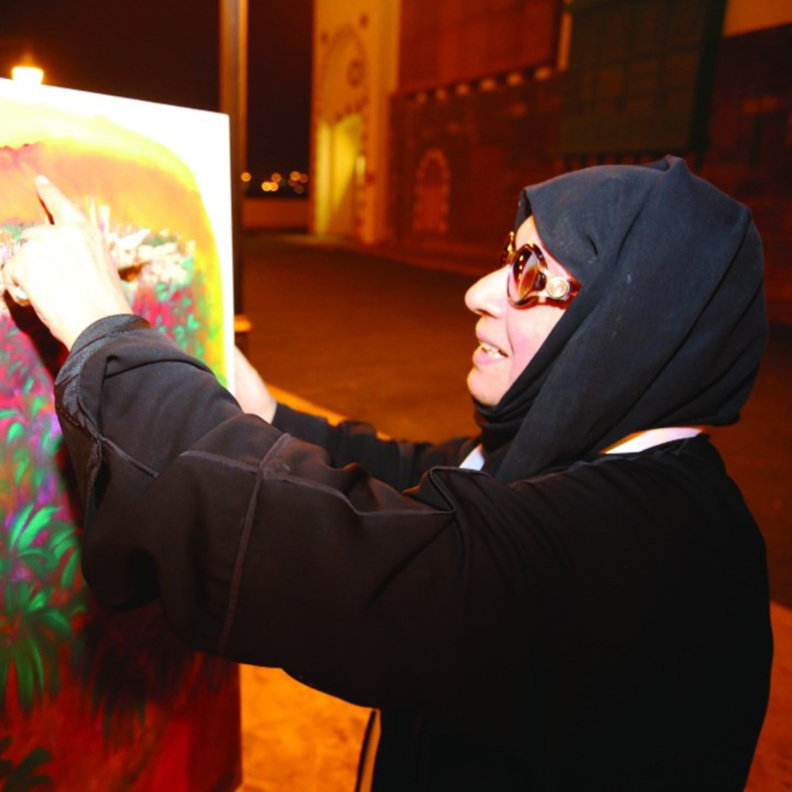 التشكيلية نوال مصلي تقيم معرضها الشخصي 23 