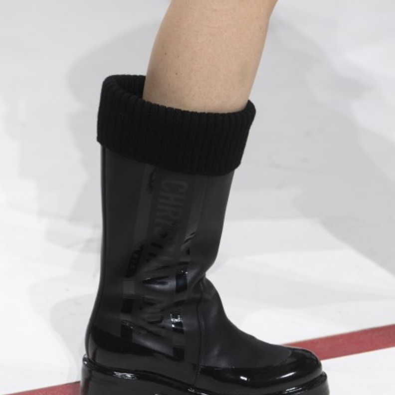  موضة احذية شتاء 2020 للبنات في الجامعة بأسلوب البوت من Louis Vuitton