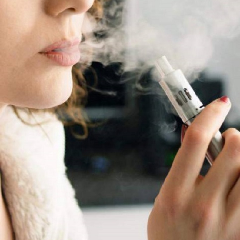 السيجارة الإلكترونية بدون نيكوتين تسبب السرطان