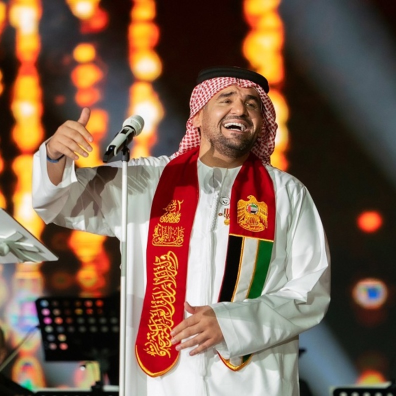 حسين الجسمي احتفل باليوم الوطني الإماراتي الـ 48