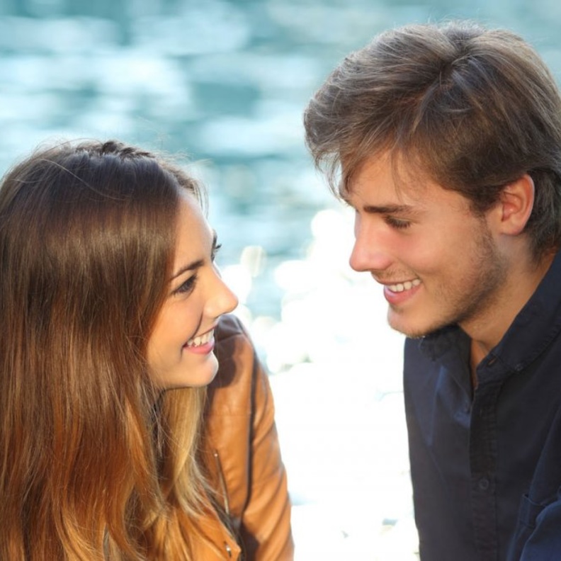 كيف تصارح المرأة الرجل بحبها