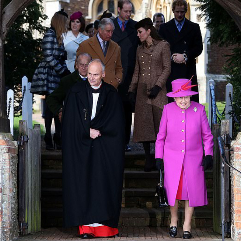 الأمير تشارلز اجتمع مع والده لمناقشة أزمة الأمير أندرو