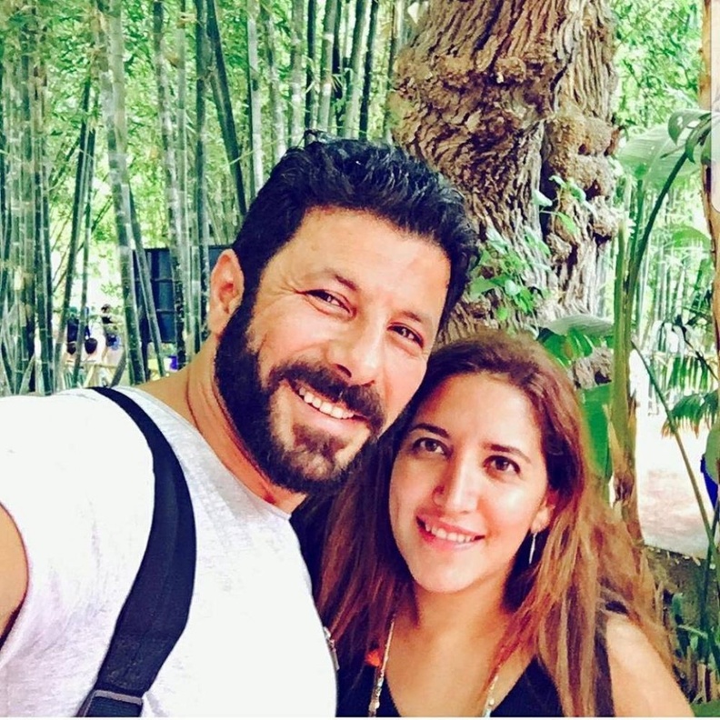 إياد نصار وزوجته