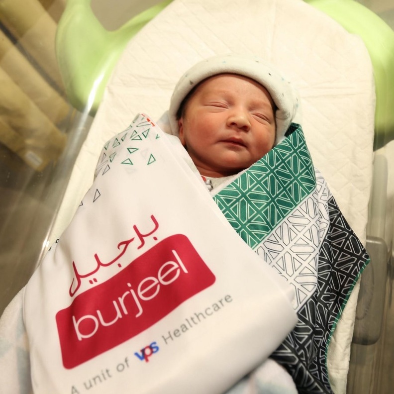 ريان أول مولود بمستشفى برجيل في اليوم الوطني الـ 48 للإمارات 
