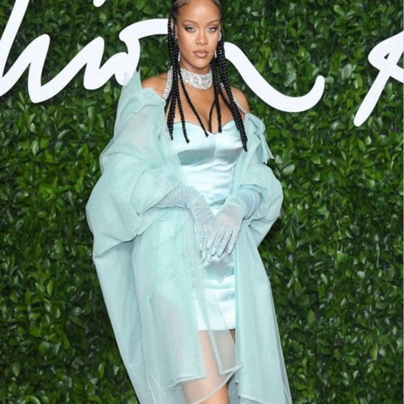 جيورجيو أرماني يستلم جائزته 