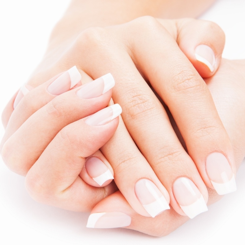  إضافة الفيتامين إلى الطلاء المفضل لك لحماية الاظافر