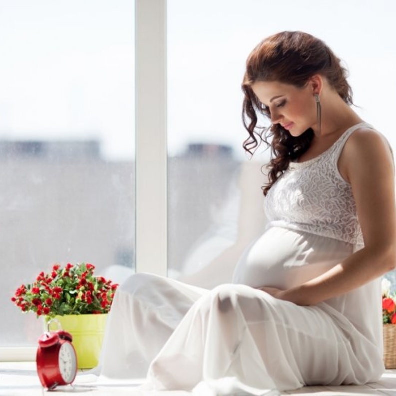 كيف تتعامل الام مع طفلها وهو جنين