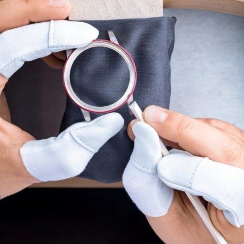 تصنيع دقيق لغطاء العلبة الخلفي أو الحافة