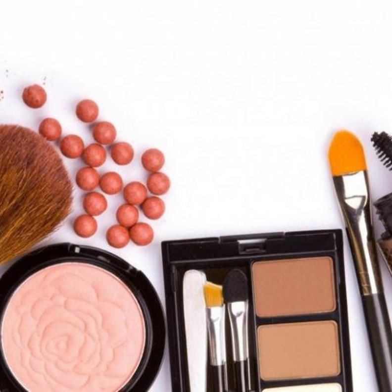  بعض منتجات الماكياج خطر على الصحة