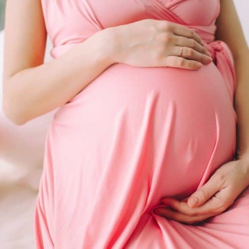 معلومات عن افرازات بداية الحمل وكيف شكلها ولونها