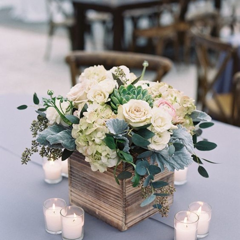 احملي باقة زفافك المزينة باكواز الصنوبر