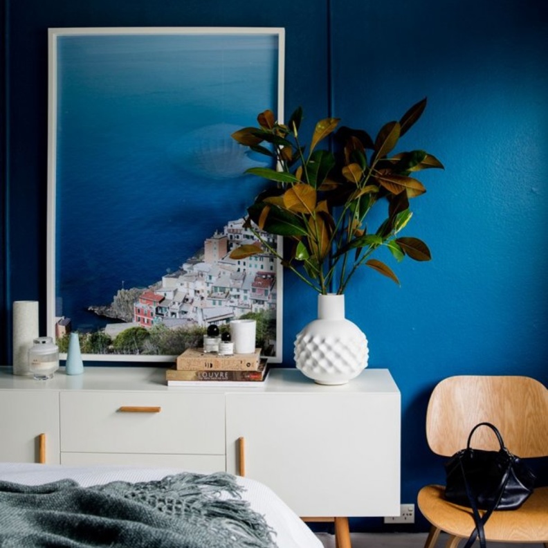 اللون الأزرق الساحر كما أطلقته pantone في ديكورات منزلك لعام 2020