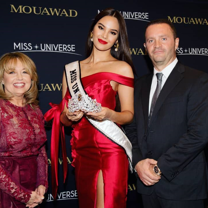 أول تاج لملكة جمال الكون من صنع ماركة معوض للمجوهرات