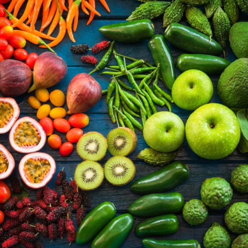 خضروات وفاكهة ملونة