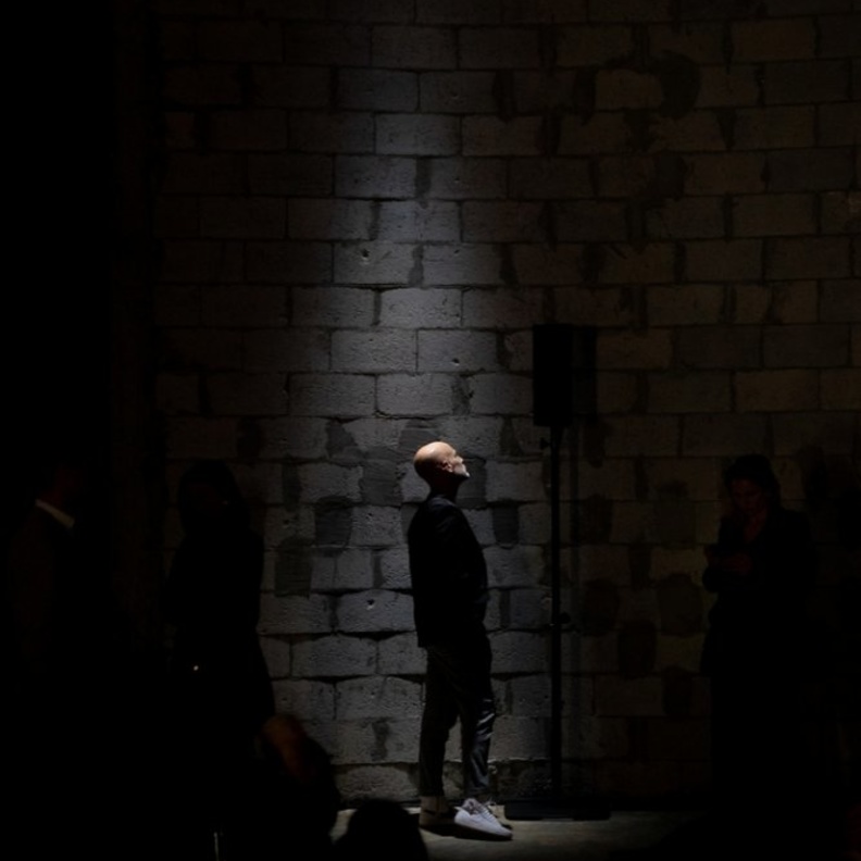 Audemars Piguet تكشف عن أحدث تعاون مع يانا وينديرين بمعرض آرت بازل 