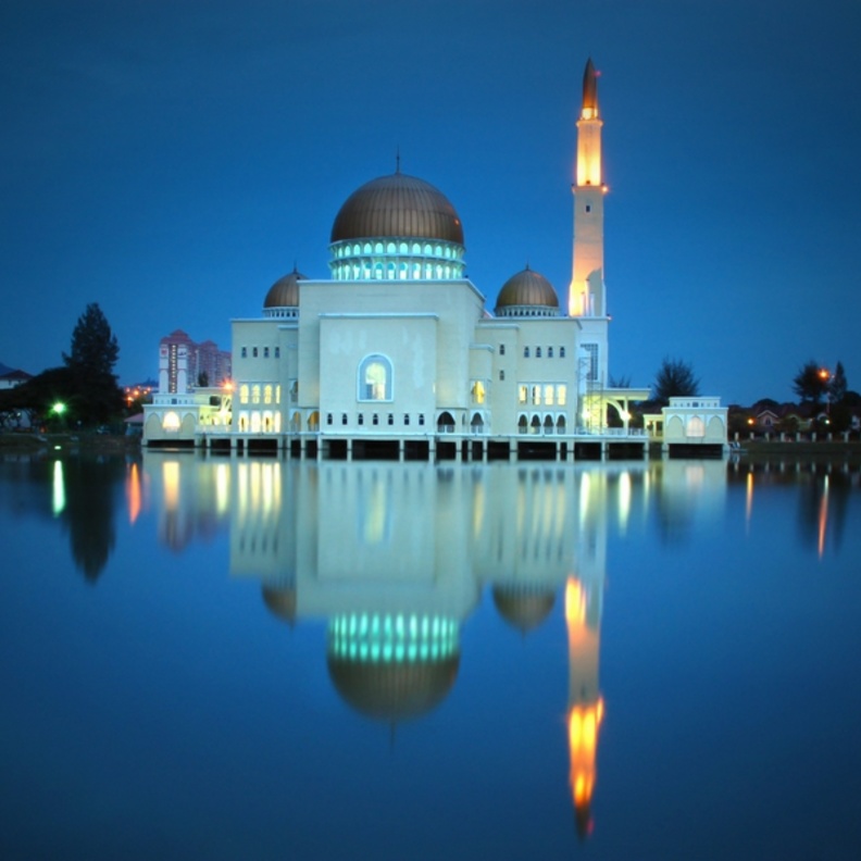 Royal Regalia - يياكتشفوا شهر العسل في بروناي