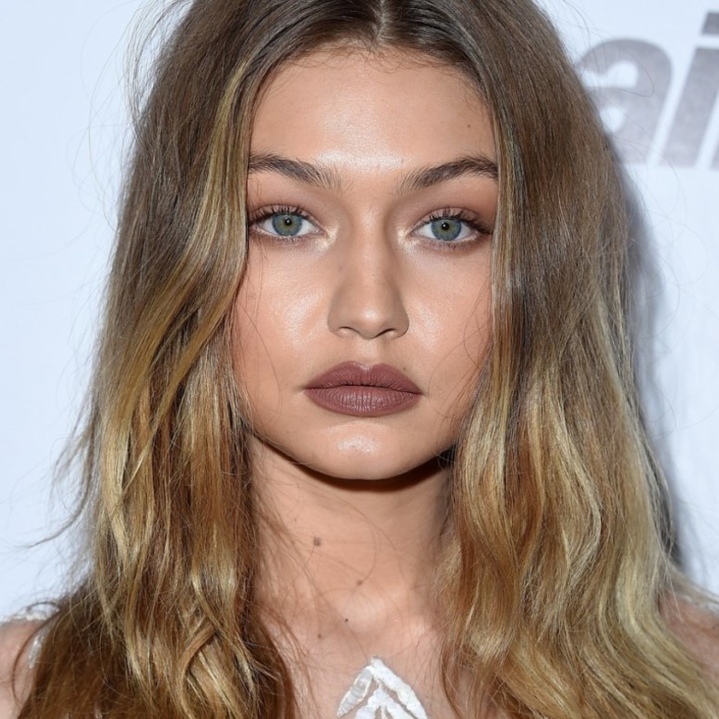 احمر شفايف بني