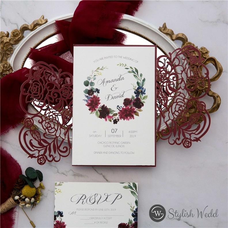 كروت دعوة زفاف رومانسية باللون الأحمر