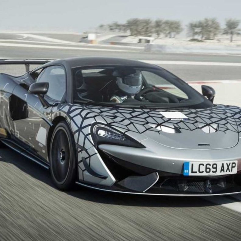 ماكلارين تنافس سيارات السابق العالمية بسيارة جبارة