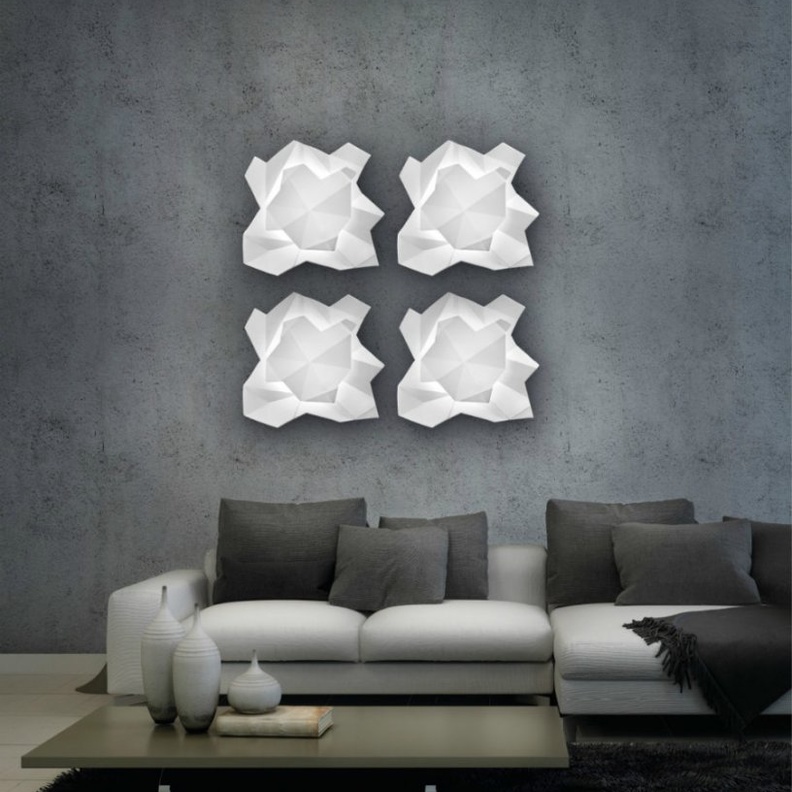 إنارة الدرج بمصابيح جدارية لا تأخذ حيزا في الفراغ