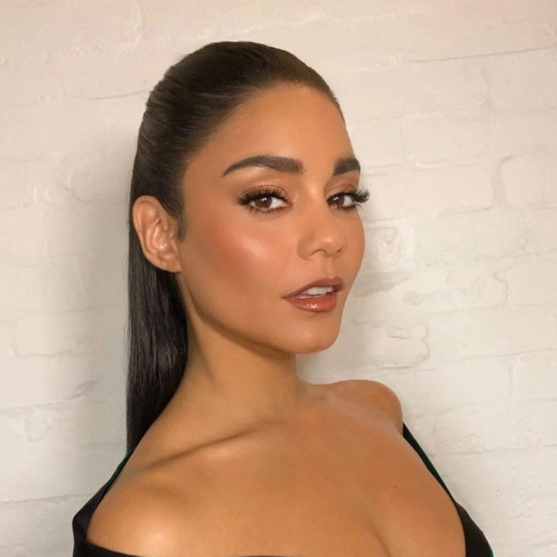 أجمل إطلالات فانيسا هدجنز المثالية