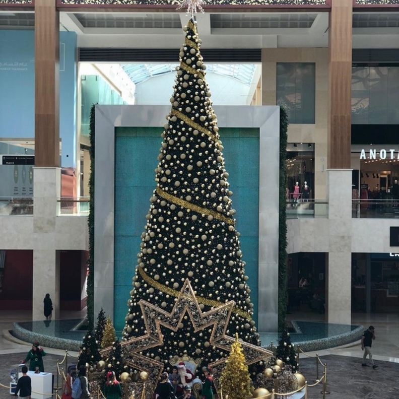 باقة مذهلة من العروض من ياس مول لمناسبات نهاية العام