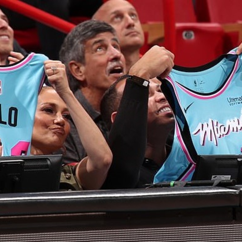 جينيفر لوبيز و أليكس رودريجيز