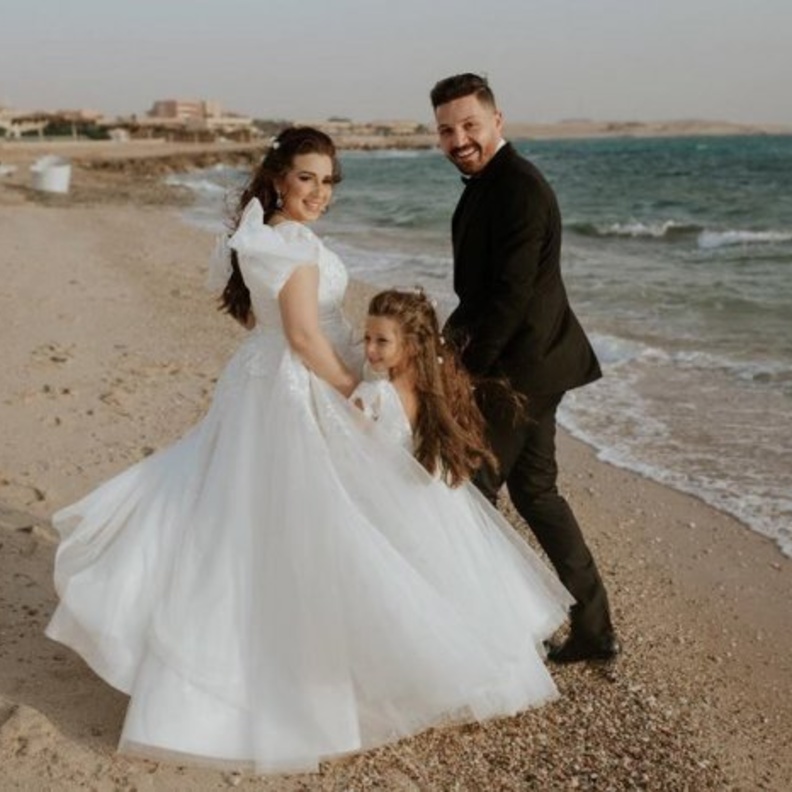 أسما شريف وابنتها