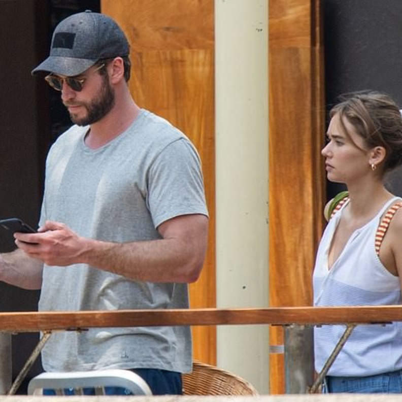 ليام هيمسورث وفتاته الجديدة