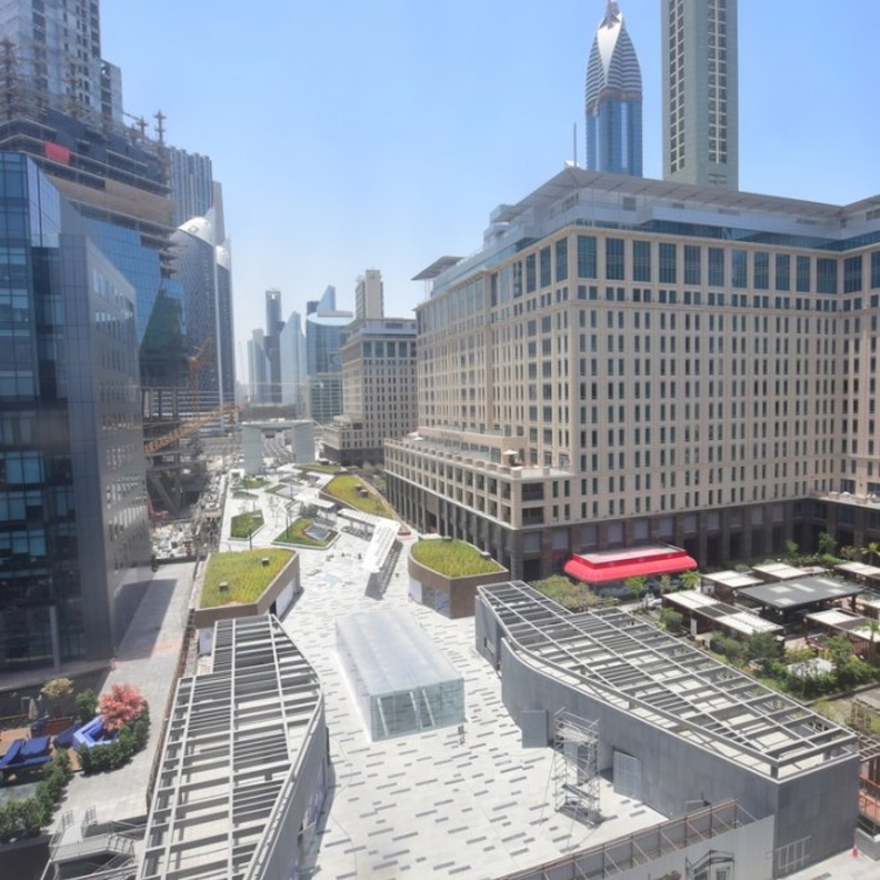 مركز دبي المالي العالمي يستضيف النسخة الأولى من فعالية DIFC Runway في قرية البوابة