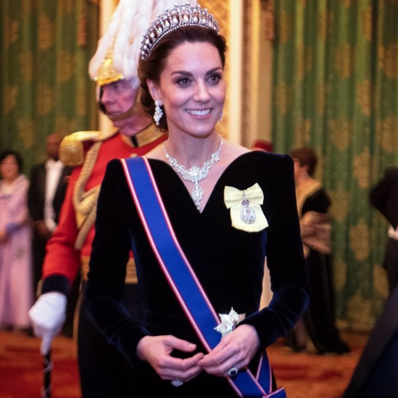 أقراط الدوقة كيت ميدلتون