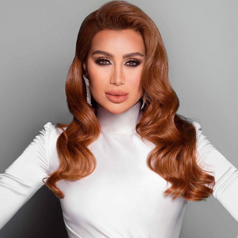 صبغات شعر بلاتينية للعروس الجريئة مستوحاة من مايا دياب