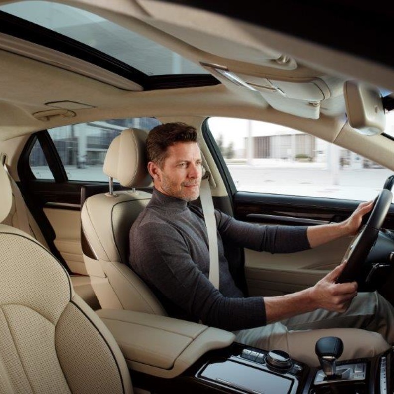 أهم التقنيات التي تحتاجها في سيارتك في عصر التطور التكنولوجي من Genesis