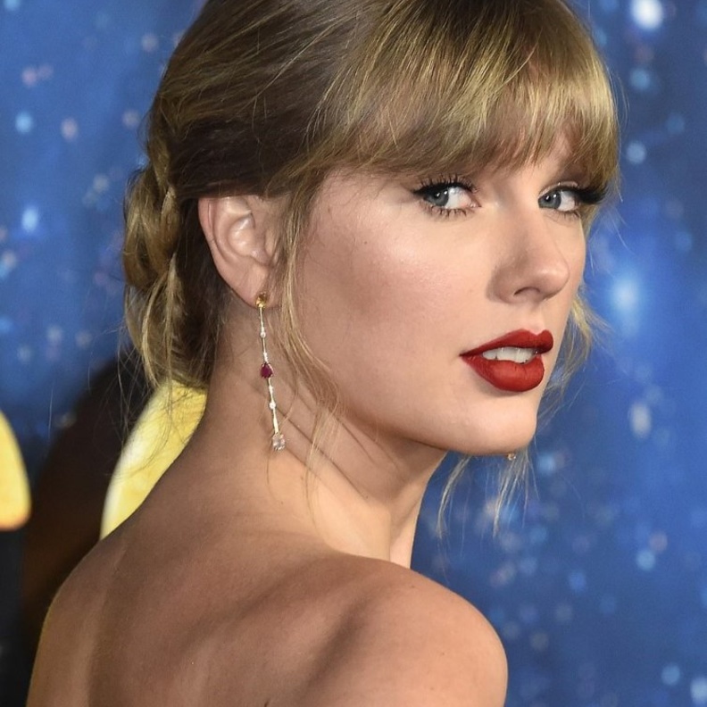 تايلور سويفت في العرض الأول من فيلم cats