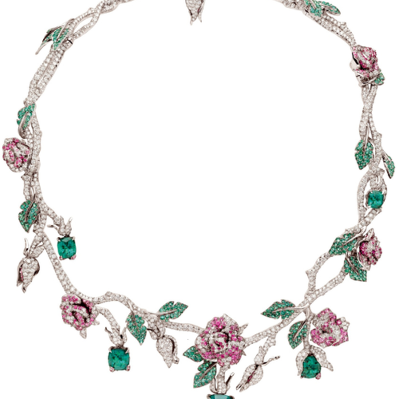 تصميم عقد فاخر برخرفة مستوحاة من الورود من Dior