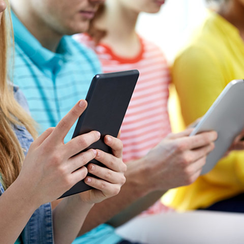  مواقع التواصل تؤثر على صحة المراهقين