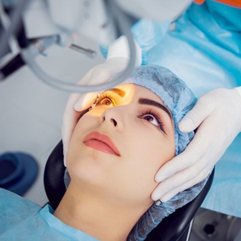 إليك أهم مزايا عملية الليزك والفيمتو ليزك لعلاج النظر