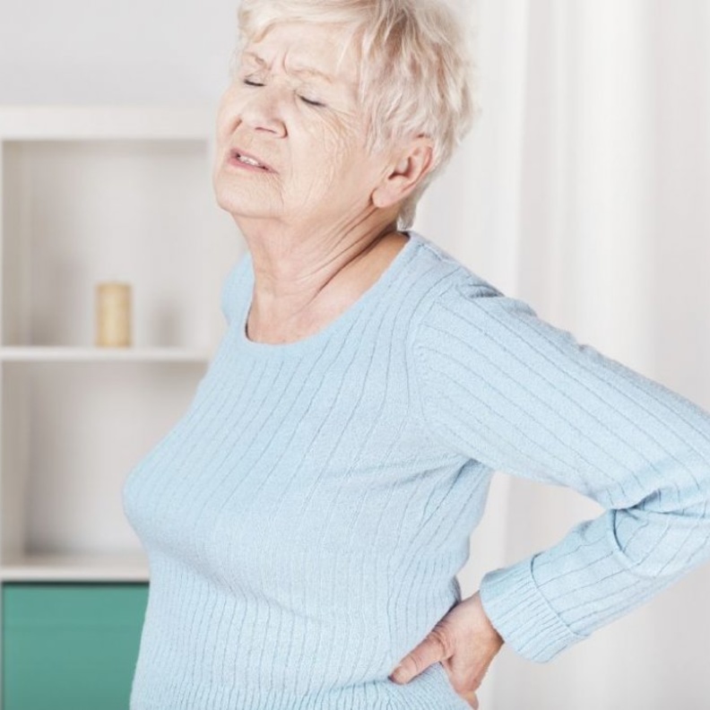 علاج الآم الظهر لكبار السن