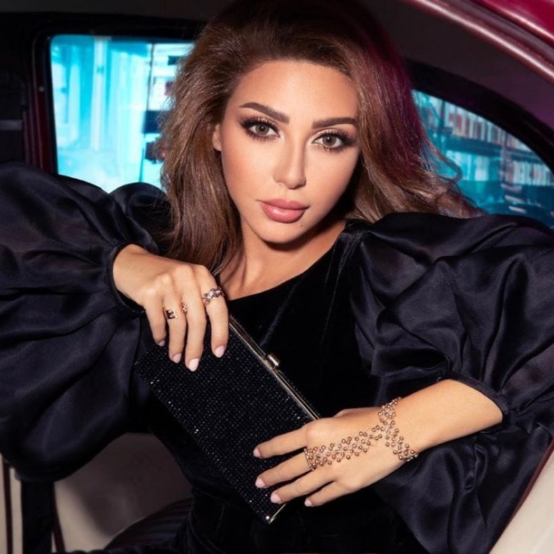 الفنانة ميريام فارس