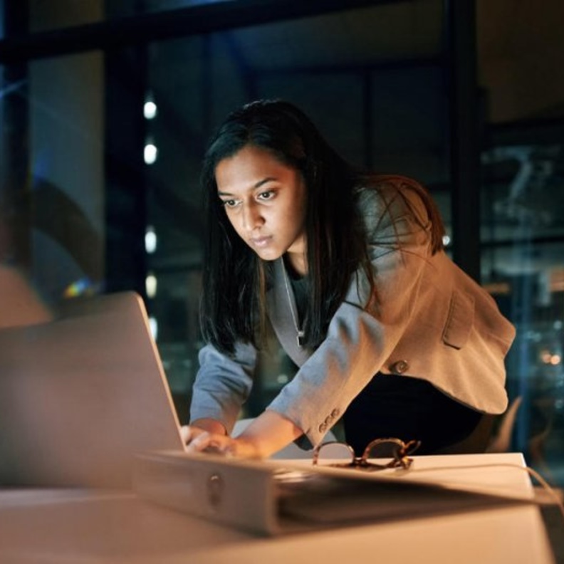 طول ساعات العمل يسبب ارتفاع في ضغط الدم