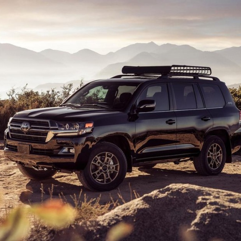 الإعلان عن نموذجين معدلين من land cruiser