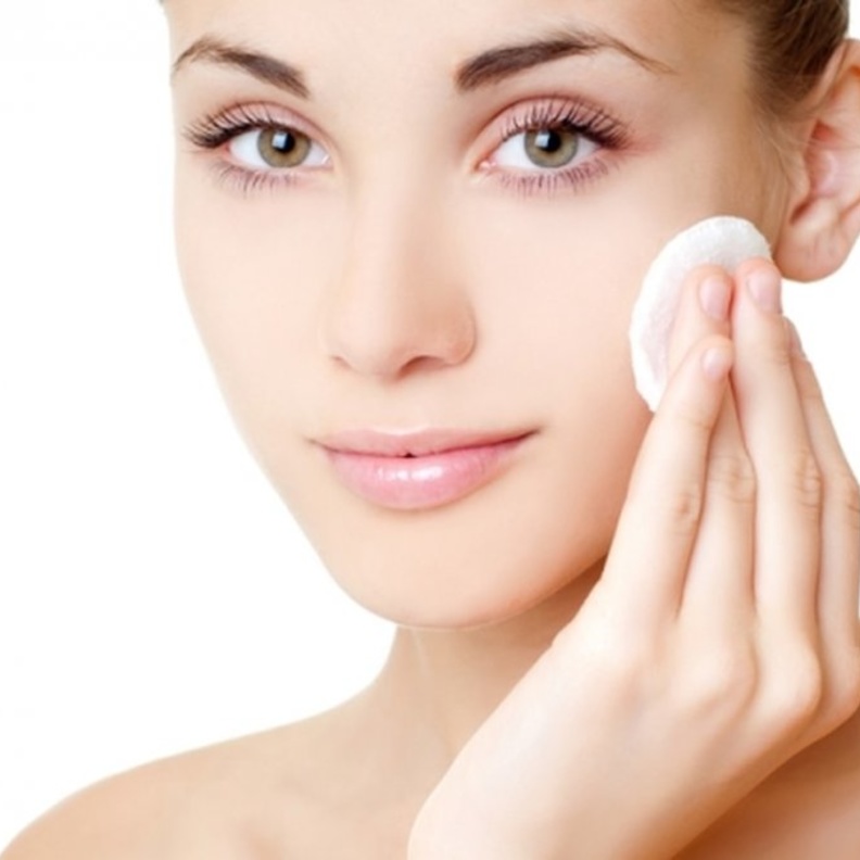 ازالة المكياج