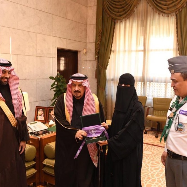 أمير الرياض يدشن أول فرقة كشفية نسائية في المنطقة