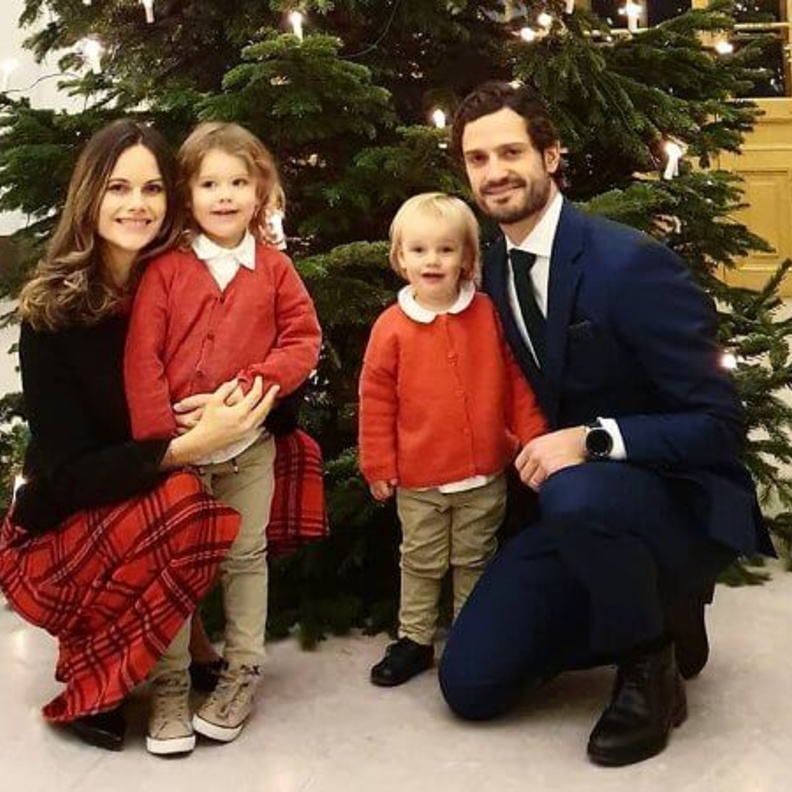 الأمير كارل فيليب والأميرة صوفيا ينشران صورة عائلية جديدة بصحبة طفليهما