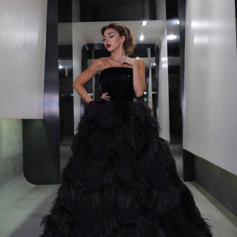 جمبسوت براق باللون الأسود