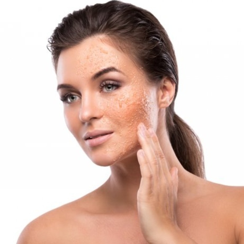 طبقي وصفات بالسكر البني لتقشير الوجه