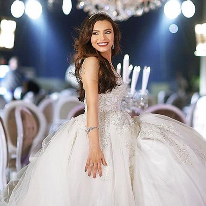 المصم سامو هجرس